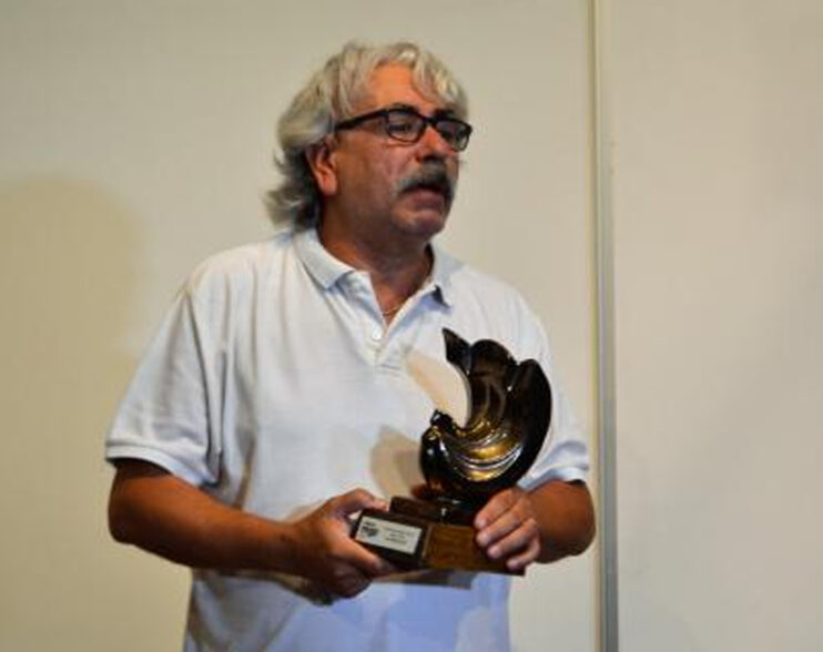 Sergio Lanchas recibió el Premio José María Vilches por “La Revuelta”