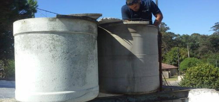 La Municipalidad limpiará y desinfectará los tanques de agua de establecimientos provinciales