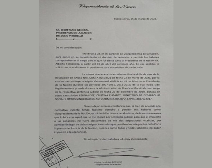 Cristina Fernández renunció al sueldo de vicepresidenta