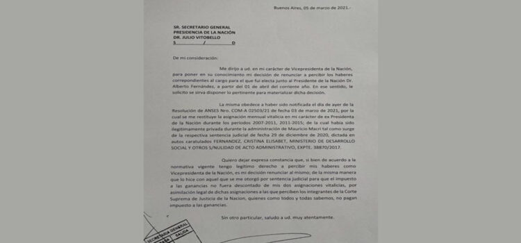 Cristina Fernández renunció al sueldo de vicepresidenta