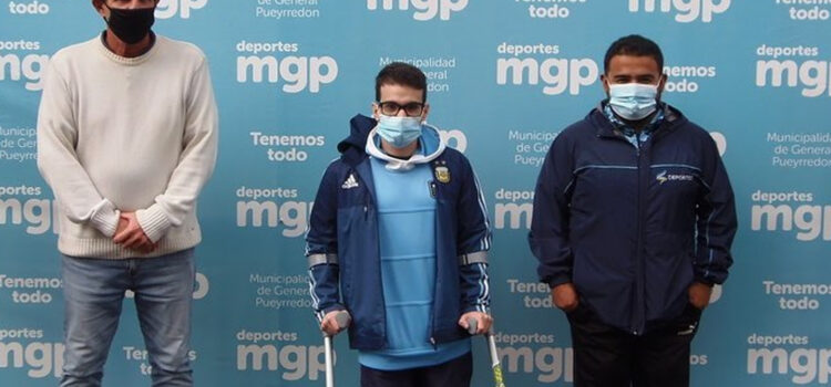 Entregas de becas a diferentes representantes del deporte adaptado