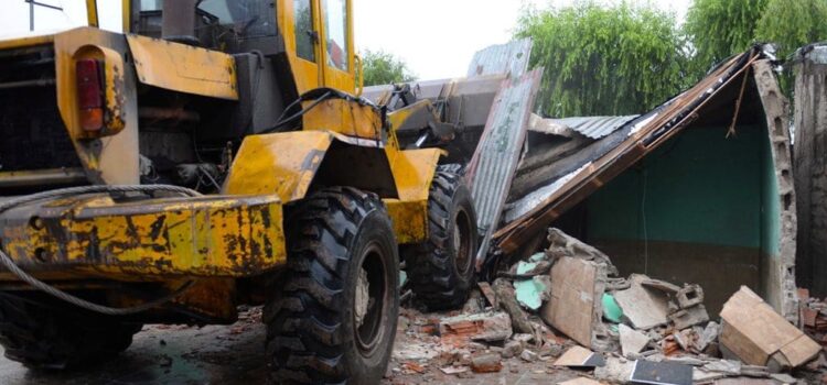 EL MUNICIPIO DEMOLIÓ  UN BUNKER DONDE VENDÍAN DROGA EN EL BARRIO SAN MARTÍN