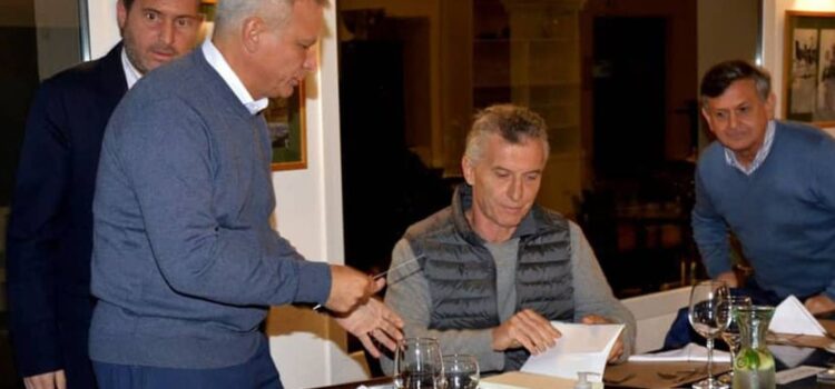 Macri hizo un asado en Córdoba para 20 personas cuando el permitido máximo es de 10