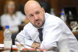 “MI VOTO FUE POR LA GENTE, EL PLIEGO NO DEFENDIA A LOS USUARIOS”, ASEGURO CARRANCIO