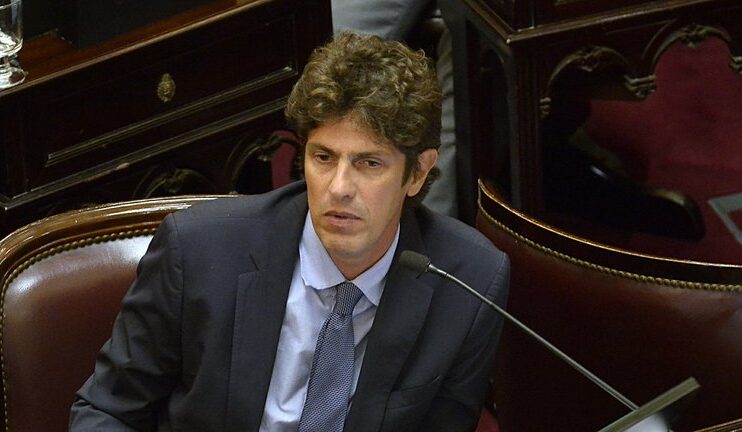 UCR BUENOS AIRES: ASUMEN AUTORIDADES CON CUESTIONAMIENTOS INTERNOS