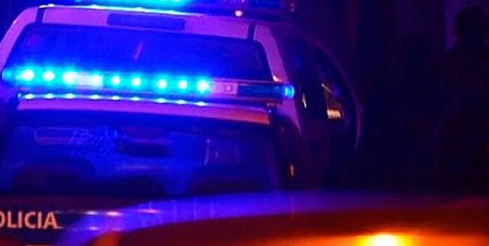Dispara en la oscuridad y le pega un tiro en la cabeza a su propio hijo