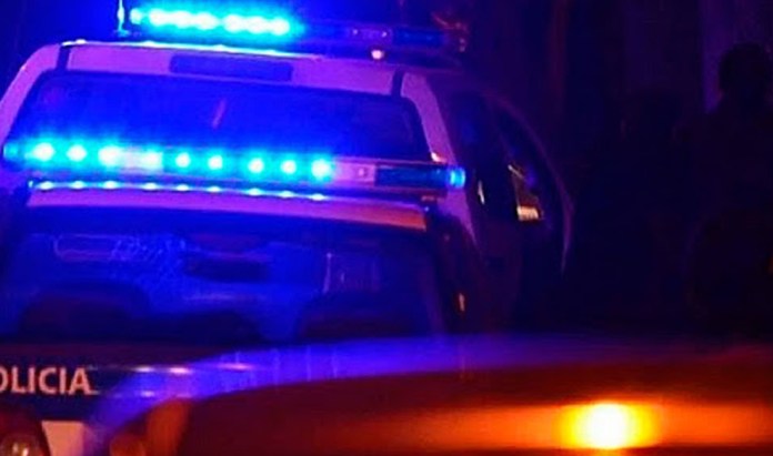 Dispara en la oscuridad y le pega un tiro en la cabeza a su propio hijo