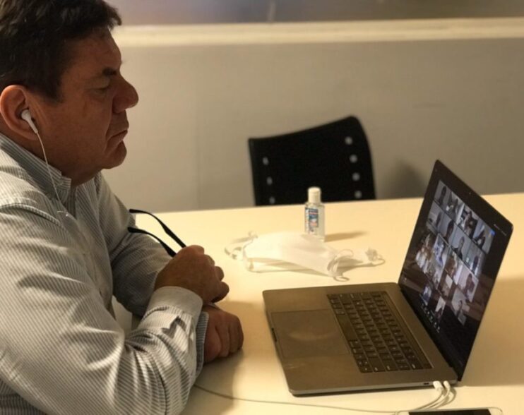 Gobiernos Presenciales y Gobiernos Virtuales