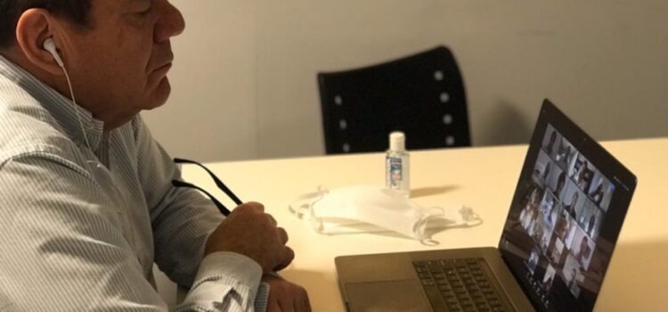 Gobiernos Presenciales y Gobiernos Virtuales