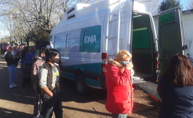 Vacunación Itinerante COVID-19  –  Más De Doscientos Vecinos Se Acercaron a La Sociedad De Fomento Estación Camet