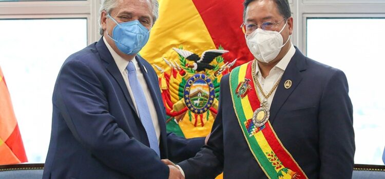 Juntos, Fernández y Arce condenaron el envío de material bélico a Bolivia durante el golpe a Evo