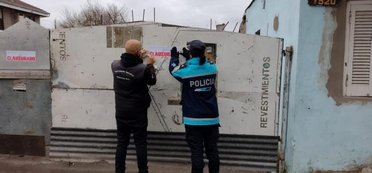 Clausuran 6 chatarreras y secuestran autopartes de un automóvil robado