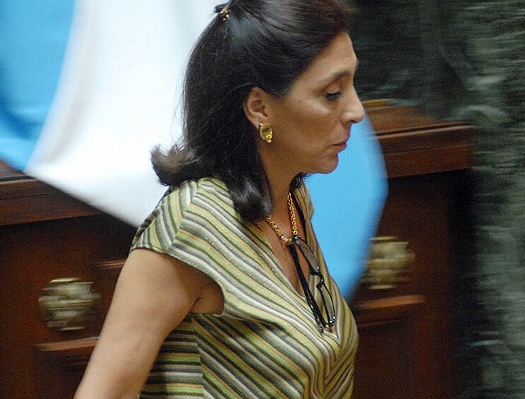 Indagan a Majdalani por el espionaje ilegal a familiares de tripulantes del ARA San Juan