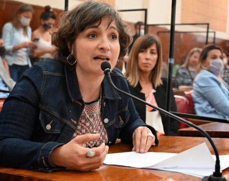 “Montenegro finge austeridad, pero en dos años nombró el doble de funcionarios que Arroyo”