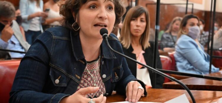 “Montenegro finge austeridad, pero en dos años nombró el doble de funcionarios que Arroyo”