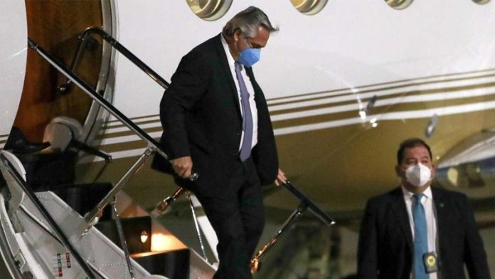 Alberto viaja a Rusia y Cristina queda a cargo del gobierno en medio de la crisis generada por Máximo
