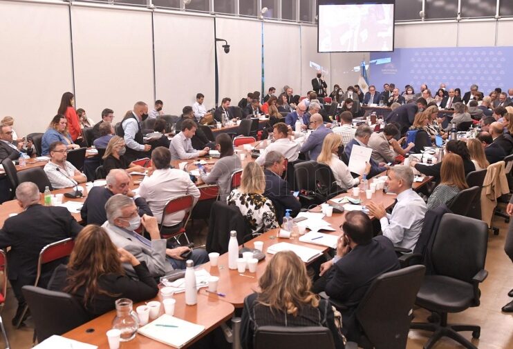 El plenario de comisiones continúa analizando el proyecto del acuerdo con el FMI