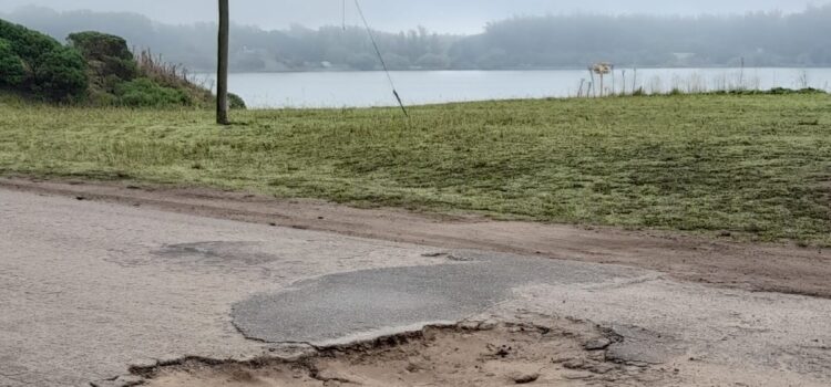 Piden el reasfaltado de los accesos a Laguna de los Padres