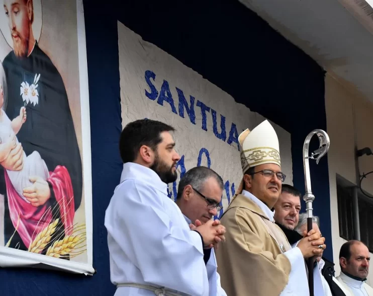 El obispo pidió en San Cayetano “privilegiar siempre a los más desprotegidos