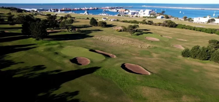 Presentan proyecto para convertir el Golf de Playa Grande en un parque público