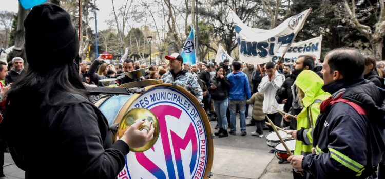 CONTUNDENTE : Municipales cruzan a Montenegro en la pelea por el salario