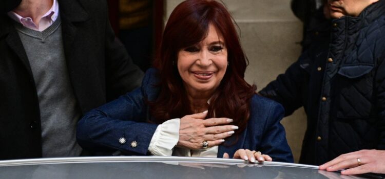 Cristina Kirchner sobre los fiscales Luciani y Mola: “Más que fiscales parecen trolls”