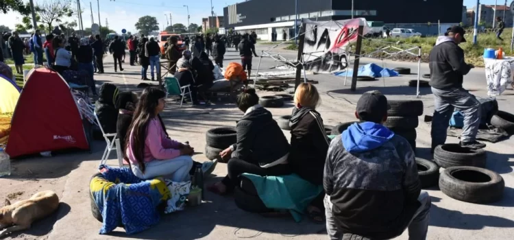 Se levantó la toma en Las Heras en medio de un fuerte operativo policial