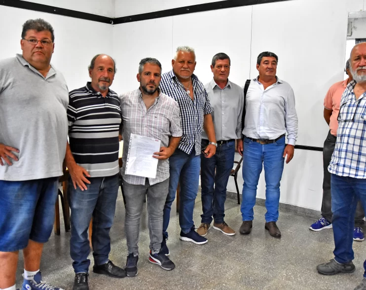 Los taxistas vuelven a cortar la Autovía 2 desde el mediodía