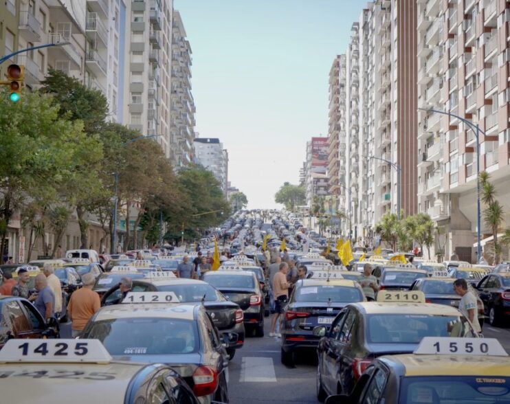 Taxistas y remiseros definen nuevas medidas en rechazo a las aplicaciones