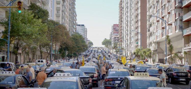 Taxistas y remiseros definen nuevas medidas en rechazo a las aplicaciones
