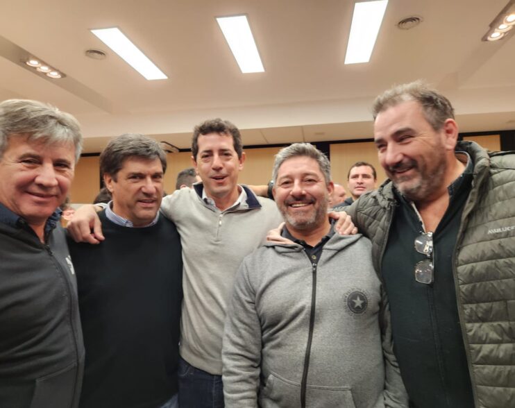 Solidaridad de radicales marplatenses  en el FdT con Wado de Pedro.