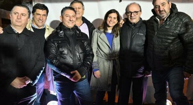 NO LOS PARO LA LLUVIA. RADICALES EN EL FRENTE DE TODOS
