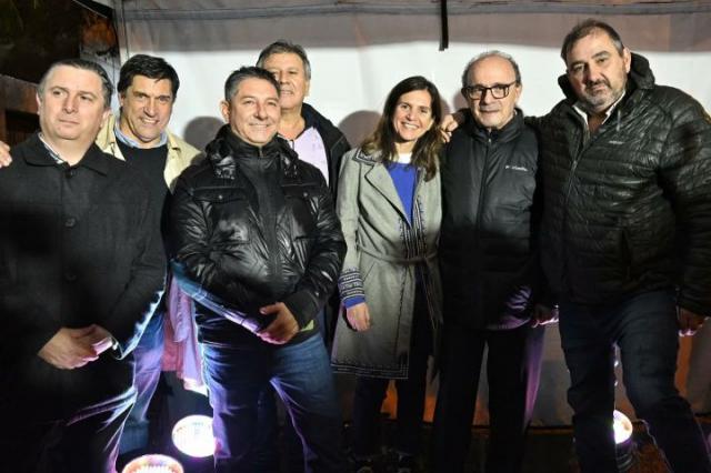 NO LOS PARO LA LLUVIA. RADICALES EN EL FRENTE DE TODOS