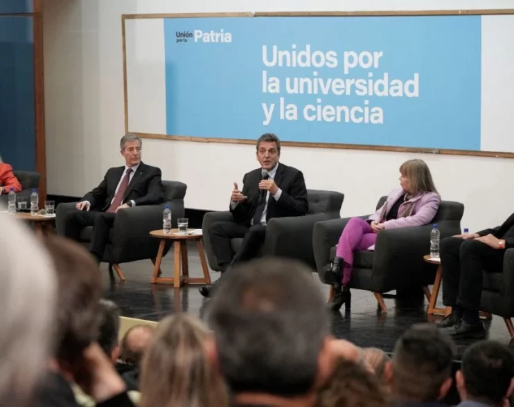 Massa: LA UNIVERSIDAD PUBLICA ES UN ORGULLO.