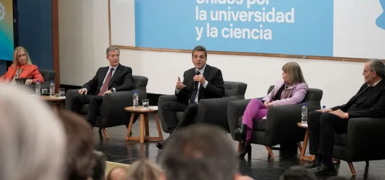 Massa: LA UNIVERSIDAD PUBLICA ES UN ORGULLO.