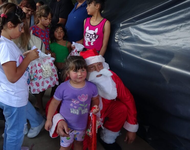 Éxito rotundo en la fiesta “POR UN DICIEMBRE CON INFANCIA FELIZ” organizada por EMCOVOS