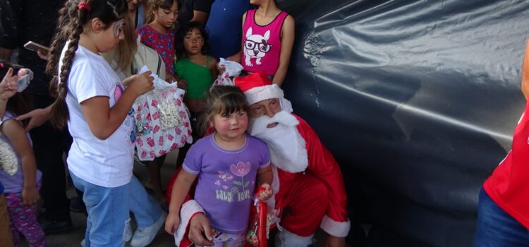 Éxito rotundo en la fiesta “POR UN DICIEMBRE CON INFANCIA FELIZ” organizada por EMCOVOS
