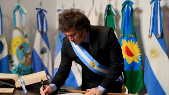 “La agenda la determino yo”: Milei explicó el despido de Mariano de los Heros